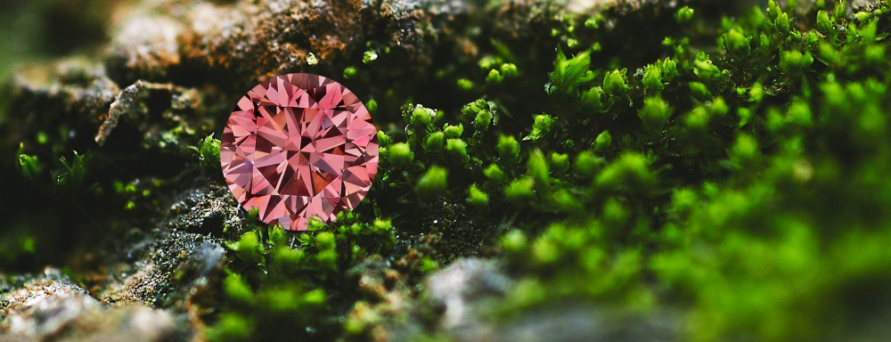 Růžový diamant z dolu Argyle kulatého briliantového brusu