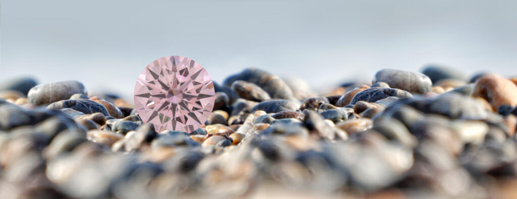Růžový diamant kulatého briliantu