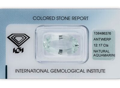 akvamarín 12.17ct light greenish blue s IGI certifikátem