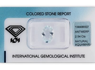 akvamarín 2.54ct light blue s IGI certifikátem