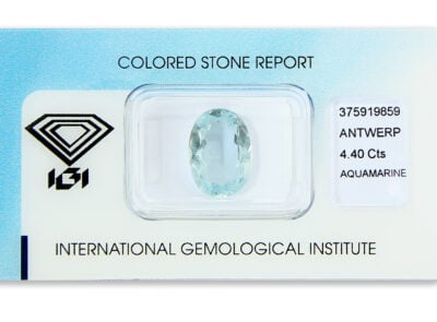 akvamarín 4.40ct light greenish blue s IGI certifikátem