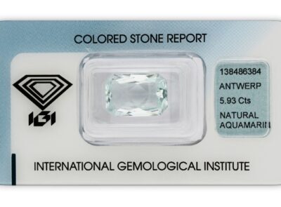 akvamarín 5.93ct light greenish blue s IGI certifikátem