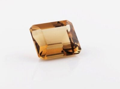 kouřový křemen 42.94ct brownish yellow s IGI certifikátem