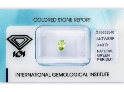 peridot 0.40ct yellowish green s IGI certifikátem