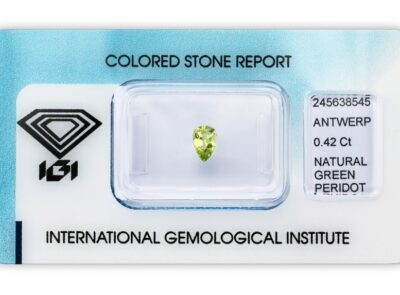 peridot 0.42ct yellowish green s IGI certifikátem