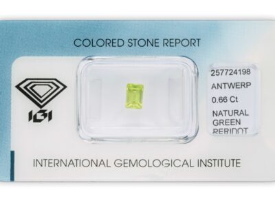 peridot 0.66ct yellowish green s IGI certifikátem