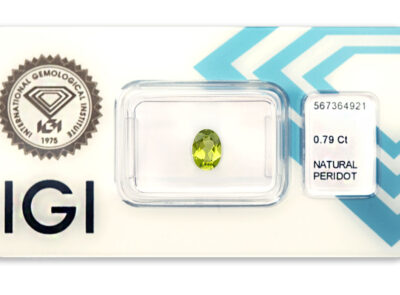 peridot 0.79ct greenish yellow s IGI certifikátem