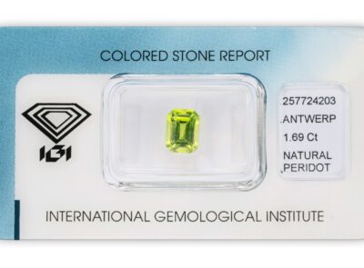 peridot 1.69ct yellowish green s IGI certifikátem