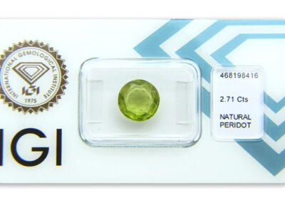 peridot 2.71ct yellowish green s IGI certifikátem