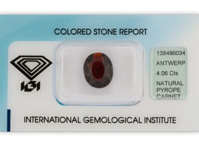 pyrop 4.06ct dark brownish red s IGI certifikátem
