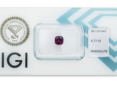 rhodolit 0.77ct deep purplish pink s IGI certifikátem
