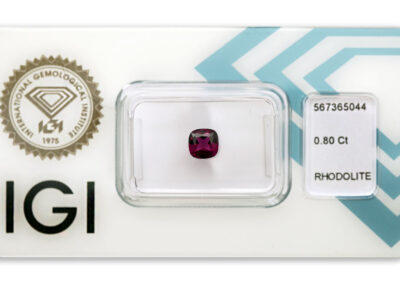 rhodolit 0.80ct deep purplish pink s IGI certifikátem