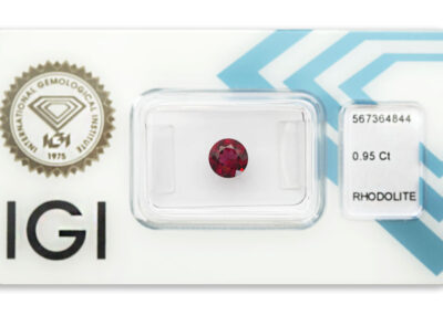 rhodolit 0.95ct deep purplish pink s IGI certifikátem