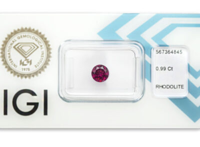 rhodolit 0.99ct deep purplish pink s IGI certifikátem