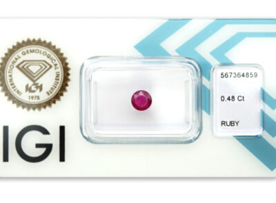 rubín 0.48ct purplish pink - red s IGI certifikátem