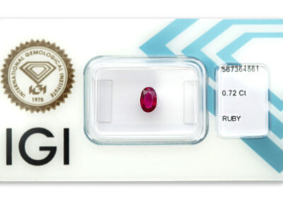 rubín 0.72ct deep purplish red s IGI certifikátem