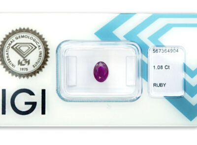 rubín 1.08ct deep purplish red s IGI certifikátem