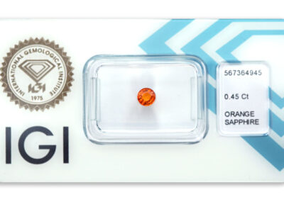 safír 0.45ct deep yellowish orange s IGI certifikátem