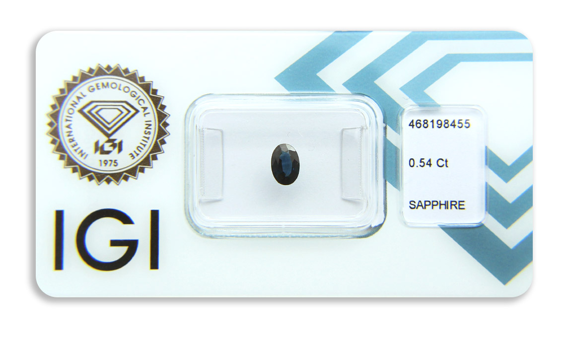 safír 0.54ct dark blue s IGI certifikátem