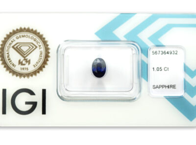 safír 1.05ct deep blue s IGI certifikátem