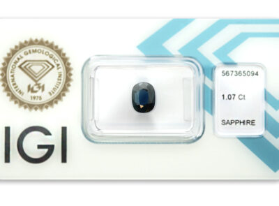 safír 1.07ct deep blue s IGI certifikátem