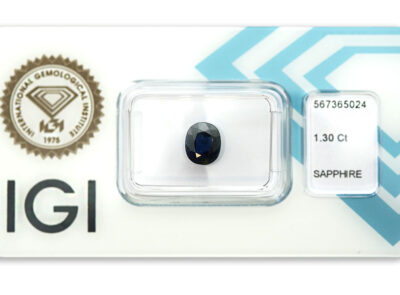 safír 1.30ct deep blue s IGI certifikátem