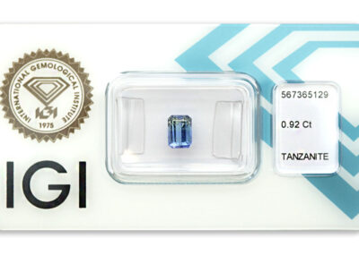 tanzanit 0.92ct greenish blue s IGI certifikátem
