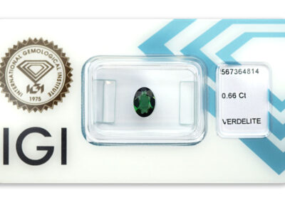 verdelit 0.66ct deep green s IGI certifikátem