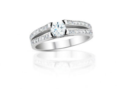 zlatý prsten s diamantem 0.30ct E/VVS2 s GIA certifikátem