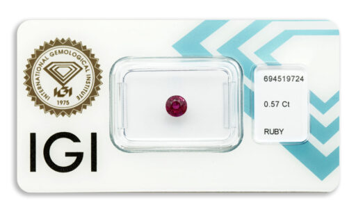 rubín 0.57ct deep purplish pinkish red s IGI certifikátem