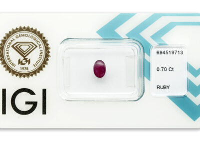 rubín 0.70ct deep purplish red (tepelně neupraven) s IGI certifikátem