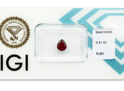 rubín 0.91ct deep purple - red (tepelně neupraven) s IGI certifikátem