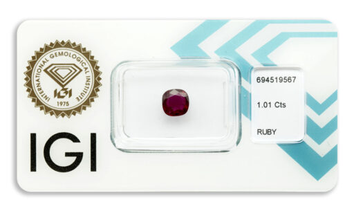 rubín 1.01ct deep purplish red s IGI certifikátem