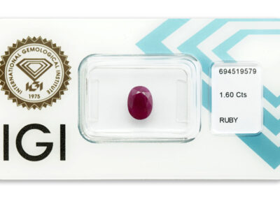 rubín 1.60ct deep purplish pink - red s IGI certifikátem