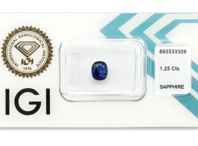 safír 1.25ct deep blue (tepelně neupraven) s IGI certifikátem