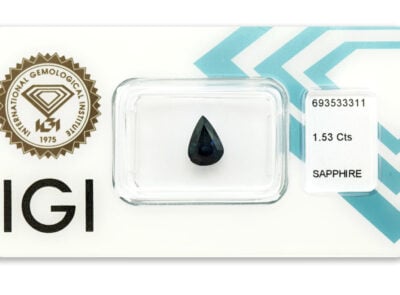 safír 1.53ct deep blue s IGI certifikátem