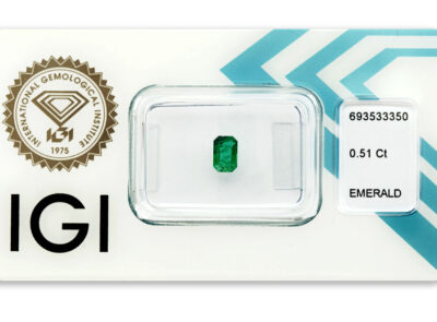 smaragd 0.51ct deep bluish green s IGI certifikátem
