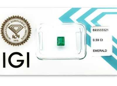 smaragd 0.59ct deep bluish green s IGI certifikátem