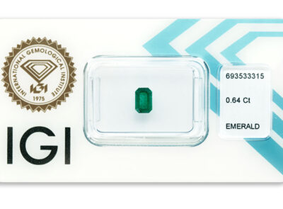 smaragd 0.64ct deep bluish green s IGI certifikátem