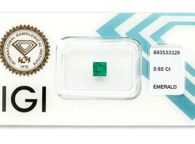 smaragd 0.65ct deep bluish green s IGI certifikátem
