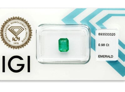 smaragd 0.98ct deep bluish green s IGI certifikátem