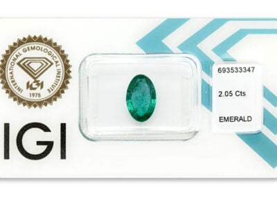 smaragd 2.05ct deep bluish green s IGI certifikátem