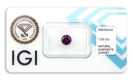 almandin 1.05ct deep reddish purple s IGI certifikátem