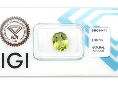 peridot 2.99ct deep yellowish green s IGI certifikátem