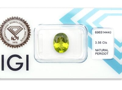 peridot 3.56ct deep yellowish green s IGI certifikátem