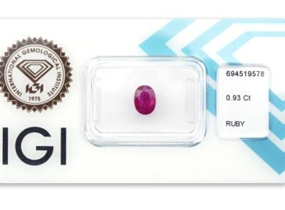 rubín 0.93ct deep purplish pink - red s IGI certifikátem
