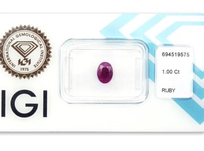 rubín 1.00ct deep purplish red s IGI certifikátem