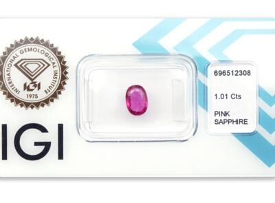 safír 1.01ct deep reddish purplish pink s IGI certifikátem