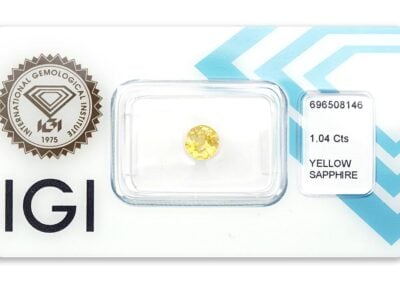 safír 1.04ct deep yellow s IGI certifikátem