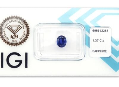 safír 1.37ct deep blue (tepelně neupraven) s IGI certifikátem